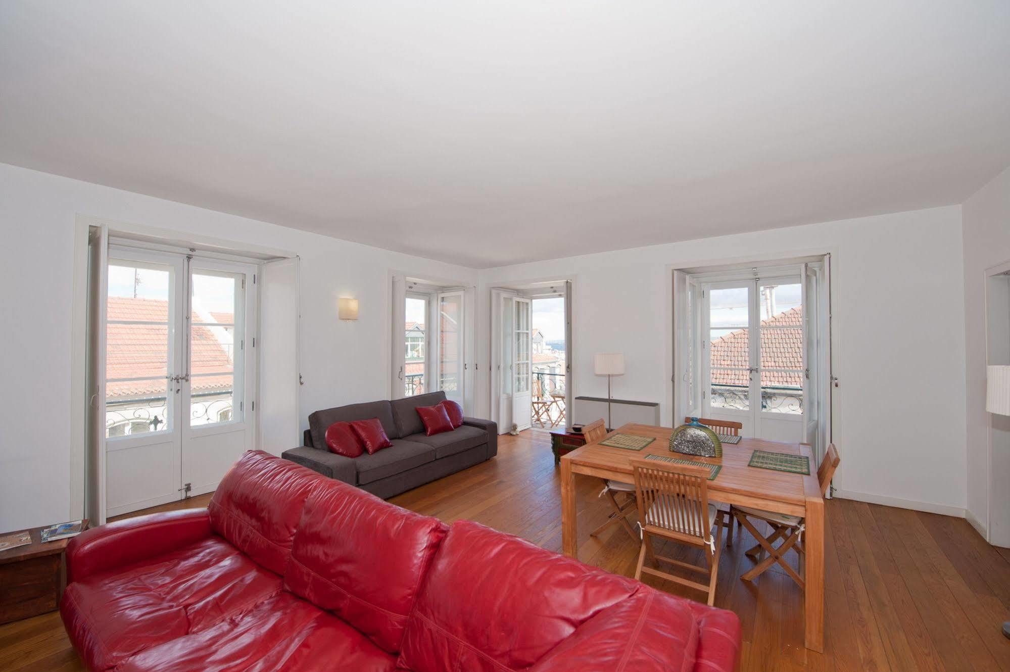 Chiado Apartments Lisboa Ngoại thất bức ảnh